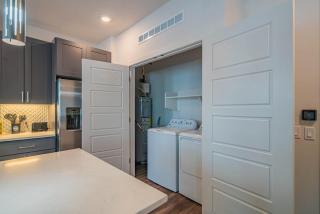 Modern 1BR Kierland Commons, TPC Golf, Pool, Gym, W-D - Scottsdale - 3