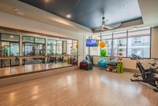 Modern 1BR Kierland Commons, TPC Golf, Pool, Gym, W-D - 2