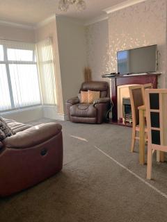 Stylish and Spacious two-bedroom Apartment - Blackpool - 0