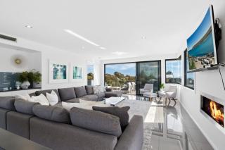 Infinity Pool & Fireplaces with Sea View Trees - Mount Martha - 9