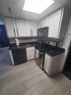 Universal-Disney Dream 3413 Studio - The Enclave - 1