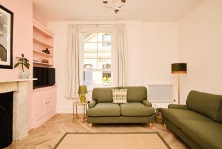 The Corner by the Castle - 9