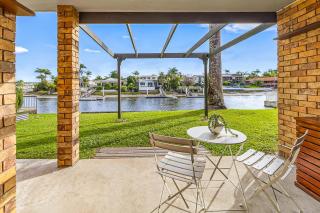 3-Bed Waterfront Apartment with Private Patio - Mooloolaba - 6