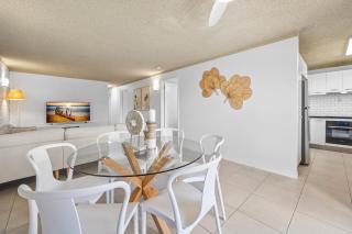 3-Bed Waterfront Apartment with Private Patio - Mooloolaba - 4