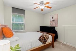 3br 2bath near Town Center - 6