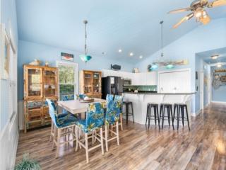 Atlantis Blue - Relaxing beach getaway home directly across the street from beach access! home - Kure Beach - 1