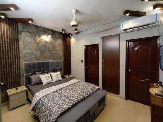 Classic Bhk in small bukhari ph6 - Carachi - 0