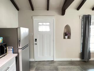 Fully Remodeled 2B1B Home in Baldwin3369 - Baldwin Park - 8