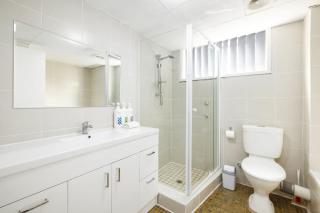 Beachfront Bliss 2BR Ocean Breeze Hideaway Parking - 2