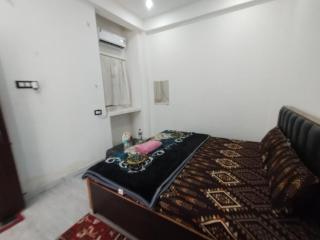 O Super AV Palace With Free Wifi and Budget Hotel - Ayodhya - 8