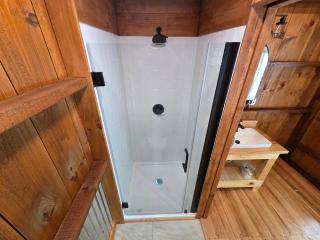 Lazy T Cabins - Glacier - 7