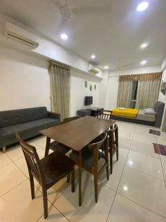 Sutera Avenue near Gleaneagle KK King Bed - Kota Kinabalu - 1
