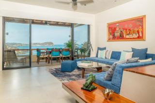 Luxury condo with ocean view & beach access - Tangolunda - 0
