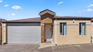78 Modern Comforts Quiet Charm 3br 2ba Parking - Perth - 0