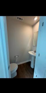 Bright & Airy 2BR Townhouse - Washington - 7