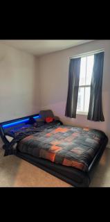 Bright & Airy 2BR Townhouse - Washington - 2