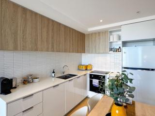 Ocean View Modern 2 bedroom with Parking in St Kilda - Melbourne - 6