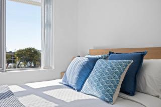 Inviting 2BR Stay by the Sand at Rockingham - 9