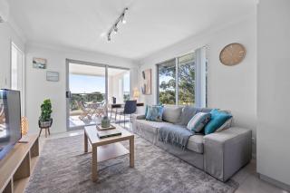 Inviting 2BR Stay by the Sand at Rockingham - 9