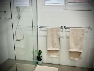 Barooga1- Mooloolaba Canal Front Apartment - 4