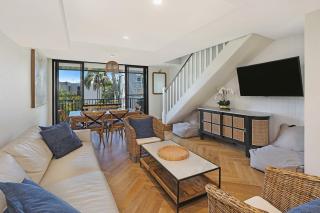 TARA7- On Trend At Taranaki - 0