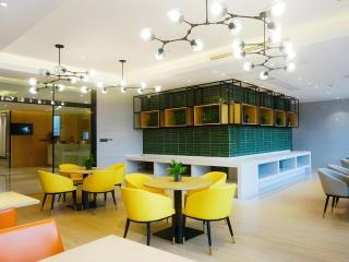 GreenTree Inn Express Fuzhou Minhou County Mindu Custom Park - Fuzhou - 8