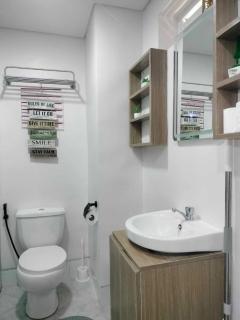 Amani 311 Suites - Double bed with Single Pull Out Bed - Pusok - 5