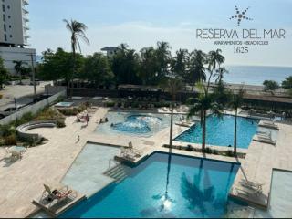 Hermoso y lujoso piso 14 con Salida Directa a la playa y clubhouse increible - Santa Marta - 8