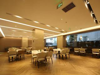Borrman Hotel Golden Crown Liuzhou Wuxing Pedestrian Street - Liuzhou - 7
