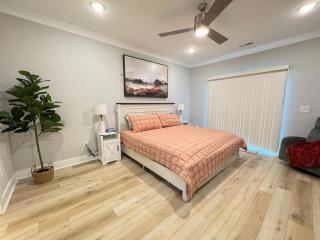 Luxury Waterfron Retreat-near Golf Beach Barefoot - Longs - 1