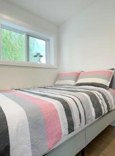 A peaceful, quiet second floor room for staying W - Vancouver - 5