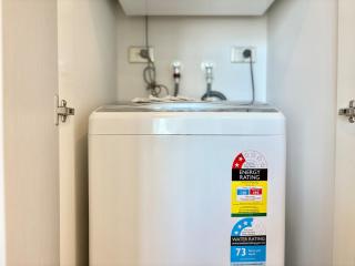 Spacious CBD Studio with AC and Skyline Window Views - Auckland - 6