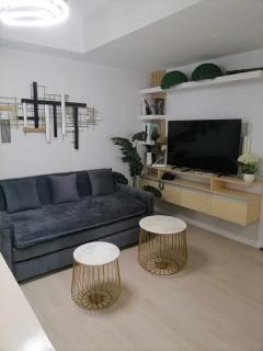 Elegant 2BR Condo Maldives Tower - Azure Resort Residences near MOA, Airport, SM, Casinos - Manila - 9