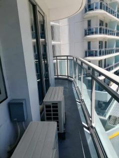 Elegant 2BR Condo Maldives Tower - Azure Resort Residences near MOA, Airport, SM, Casinos - Manila - 2