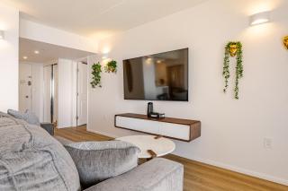 Newly Renovated Oceanview Luxe Stay with Free Parking - Honolulu - 4