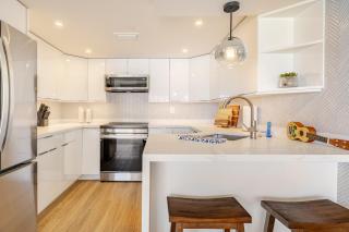 Newly Renovated Oceanview Luxe Stay with Free Parking - Honolulu - 5