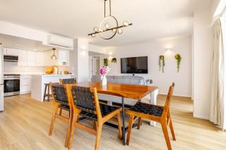 Newly Renovated Oceanview Luxe Stay with Free Parking - Honolulu - 2