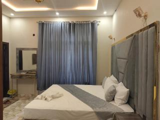 Hotel The Grand - Lahore - 0