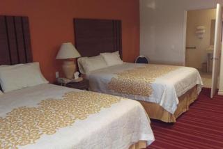 Days Inn by Wyndham Hemet - Hemet - 1