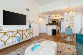 2BR Beach Getaway - Pool Gym Near Space Coast - Indialantic - 1