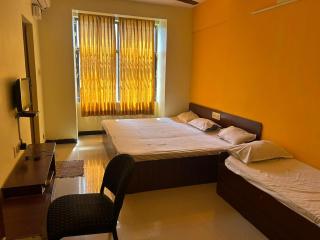 Aishvarya Residency - Jāmb - 2
