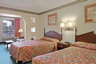 Days Inn & Suites by Wyndham Fort Valley - Fort Valley - 2