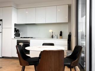 Heart of Southbank Stay Gym & Pool Close to City - 2