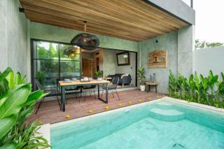 Industrial-tropical Canggu private townhouse - Canggu - 7