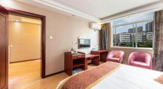 Super 8 Hotel Shiyan Beijing Middle Road - Shiyan - 1