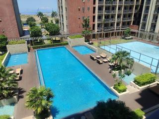 Facing Pool with Balcony near MOA - Manila - 9