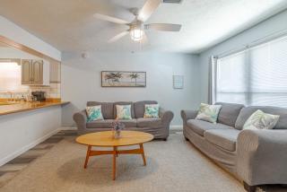 Seas The Day, Pet Friendly Walk to beach! - 2