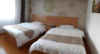 GreenTree Inn Anqing Qianshan County Sunshine City Express Hotel - Anqing - 4