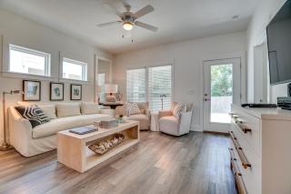 Sunny Day - Walk to beach- community pool! - 3