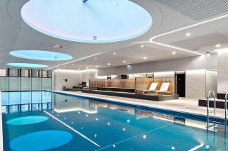 Amazing CBD Apartment with Epic Views and Free Parking! - 2